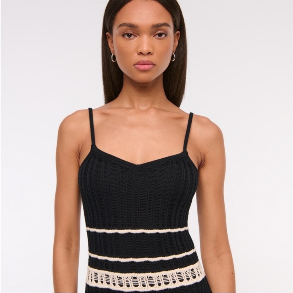 NWT Abercrombie & Fitch Crochet-Style Maxi Dress Size Medium - Picture 5 of 10